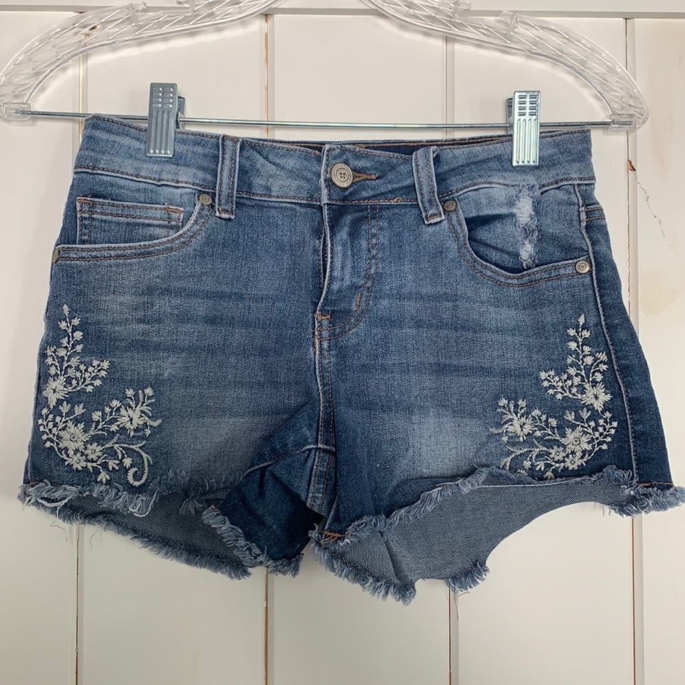 Altar’d State embroidered jean shorts 25